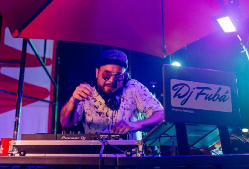foto-dj-fuba-leva-a-diversidade-da-musica-brasileira-ao-carnaval-de-pocos-neste-domingo-11-02-26