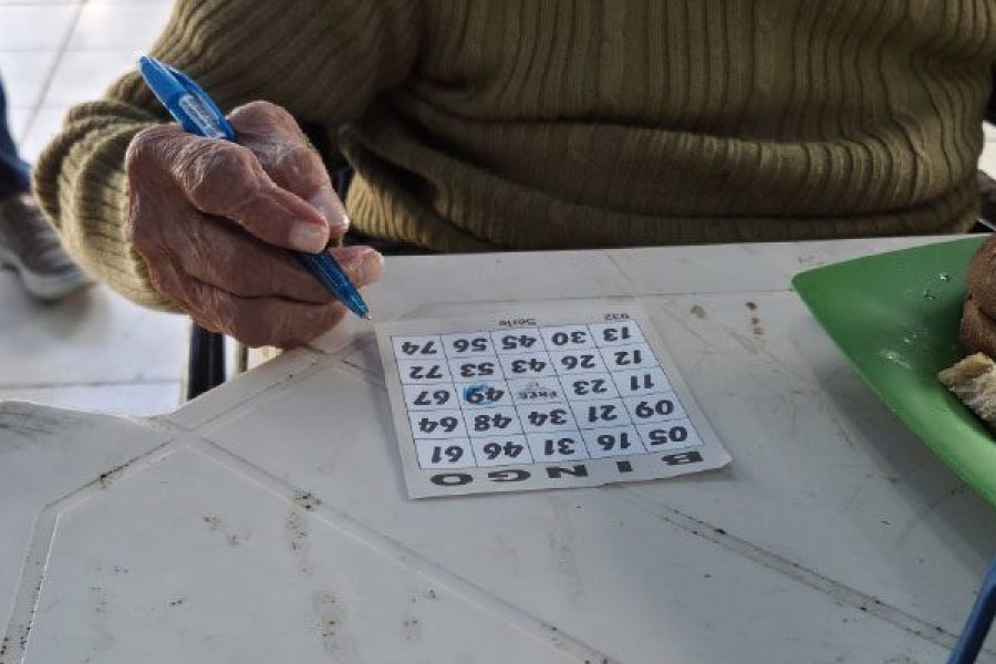 foto-escola-do-legislativo-realiza-bingo-da-cidadania-na-vila-vicentina-elvira-dias-27-04-26