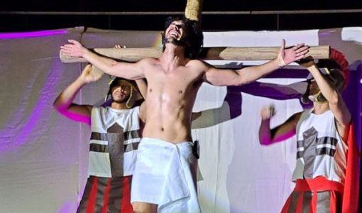 foto-espetaculo-teatral-pelos-caminhos-do-golgota-marca-programacao-da-semana-santa-cultural-em-pocos-28-03-26