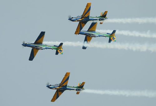 foto-esquadrilha-da-fumaca-encanta-publico-em-apresentacao-neste-sabado-em-pocos-de-caldas-18-04-26