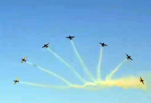 foto-esquadrilha-da-fumaca-se-apresenta-no-dia-18-de-abril-com-espetaculo-gratuito-no-aeroporto-15-04-26