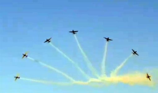 foto-esquadrilha-da-fumaca-se-apresenta-no-dia-18-de-abril-com-espetaculo-gratuito-no-aeroporto-15-04-26