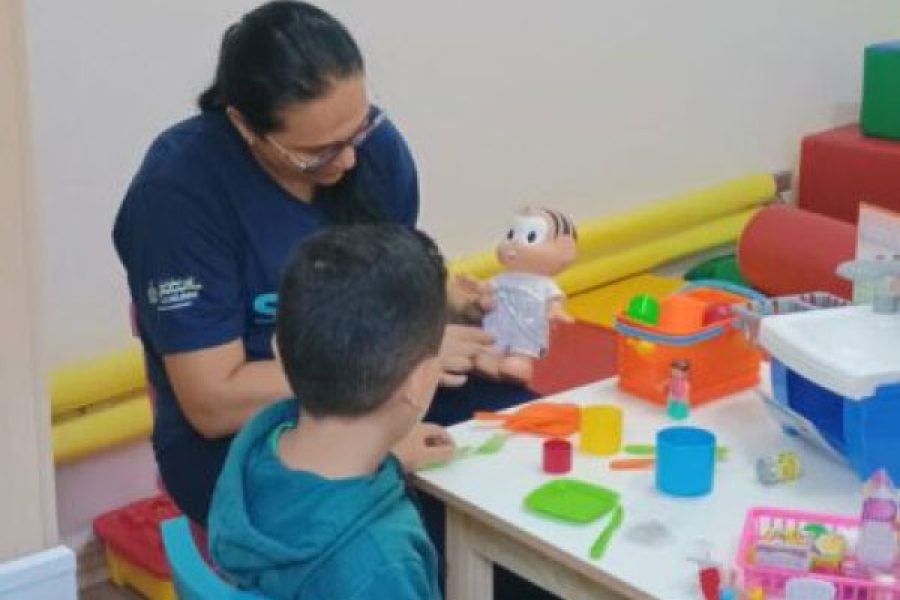 foto-estudantes-da-rede-municipal-de-ensino-iniciam-atendimentos-no-espaco-singular-e-34-alunos-no-centro-especializado-helen-keller-05-03-26