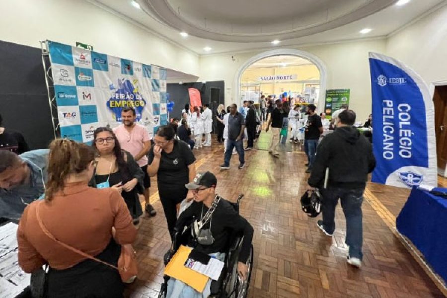 foto-feirao-emprego-05-12-2025