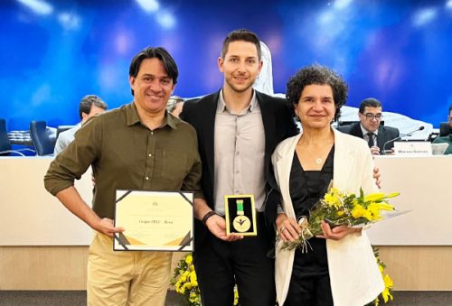 foto-grupo-de-inclusao-da-alcoa-recebe-medalha-superacao-06-10-25