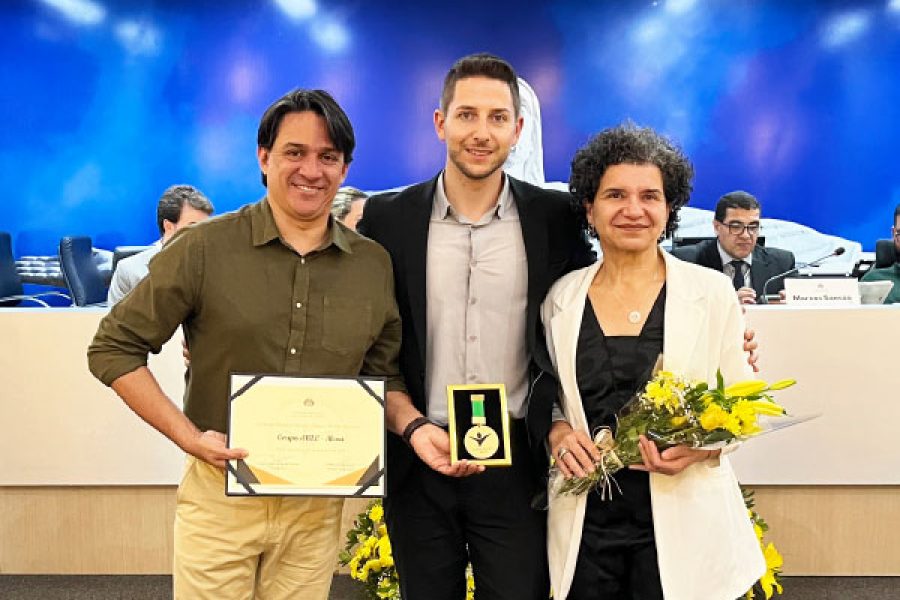 foto-grupo-de-inclusao-da-alcoa-recebe-medalha-superacao-06-10-25