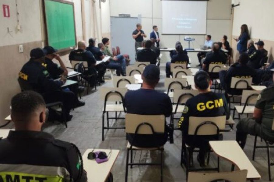 foto-guardas-civis-municipais-e-agentes-de-transito-participam-de-treinamento-sobre-fiscalizacao-de-veiculos-eletricos-e-motocicletas-17-04-26
