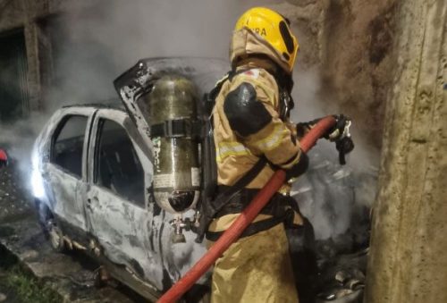 foto-homem-e-assassinado-e-tem-carro-incendiado-em-pocos-policia-civil-investiga-o-caso-04-05-26