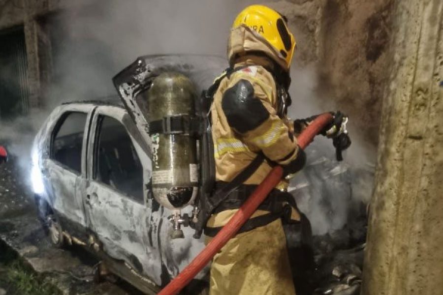 foto-homem-e-assassinado-e-tem-carro-incendiado-em-pocos-policia-civil-investiga-o-caso-04-05-26