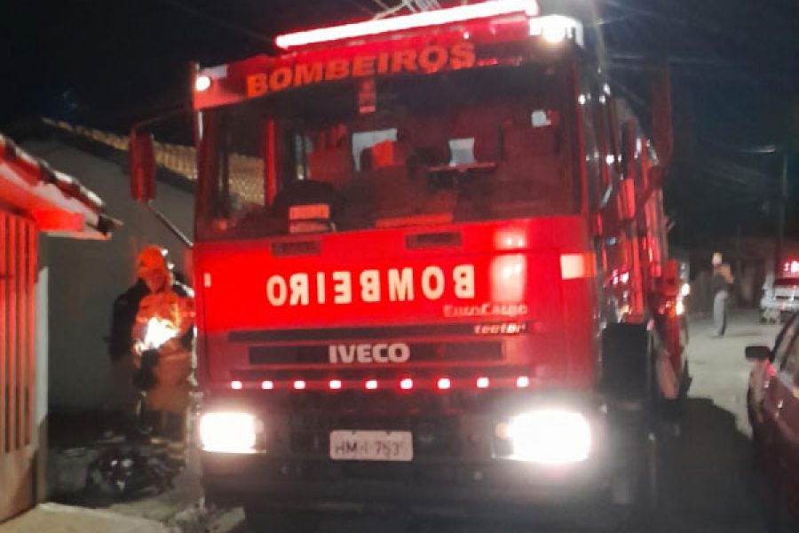 foto-incendio-residencia-17-12-2025