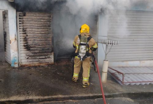 foto-incendio-veiculo-19-12-2025