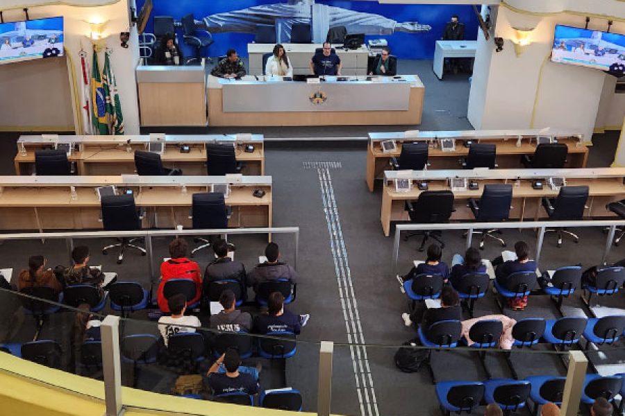 foto-parlamento-jovem-15-12-2025