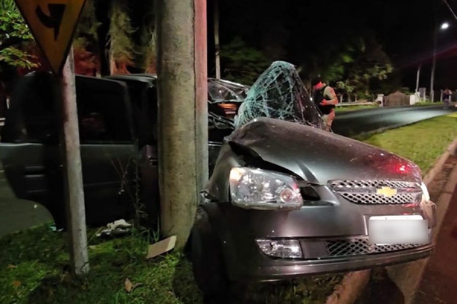 foto-acidente-avenida-20-10-2025