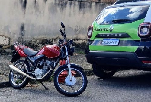 foto-motociclista-e-preso-pela-gcm-apos-fuga-e-direcao-perigosa-no-bairro-dom-bosco-10-04-26