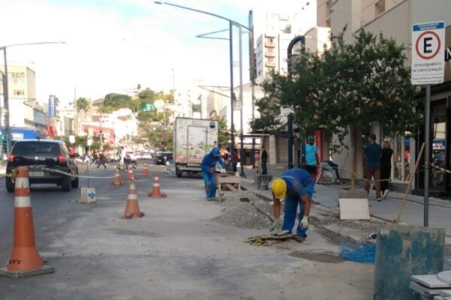 foto-obra-de-requalificacao-das-calcadas-do-centro-tem-novo-reajuste-e-contrato-chega-a-r-666-milhoes-29-09-26
