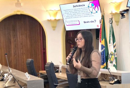 foto-palestra-sobre-inclusao-prepara-camara-municipal-para-pcds-e-pessoas-neurodivergentes-13-02-26