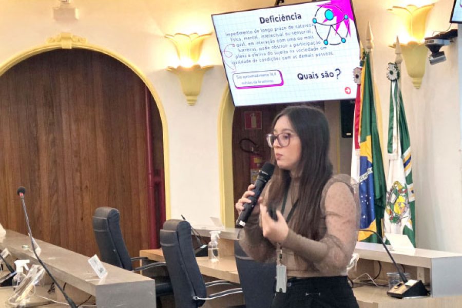 foto-palestra-sobre-inclusao-prepara-camara-municipal-para-pcds-e-pessoas-neurodivergentes-13-02-26