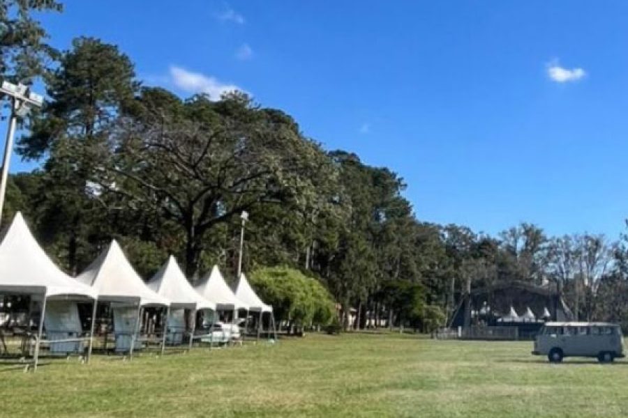 foto-parque-municipal-ja-recebe-montagem-da-estrutura-para-o-arraia-de-pocos-2025-12-06-25