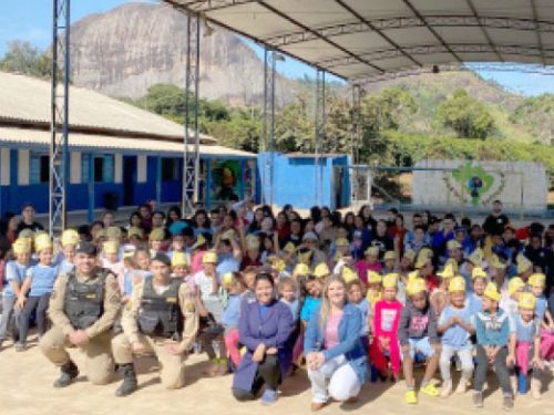 foto-patrulha-rural-realiza-palestra-do-maio-amarelo-na-zona-rural-de-campestre-26-05-25
