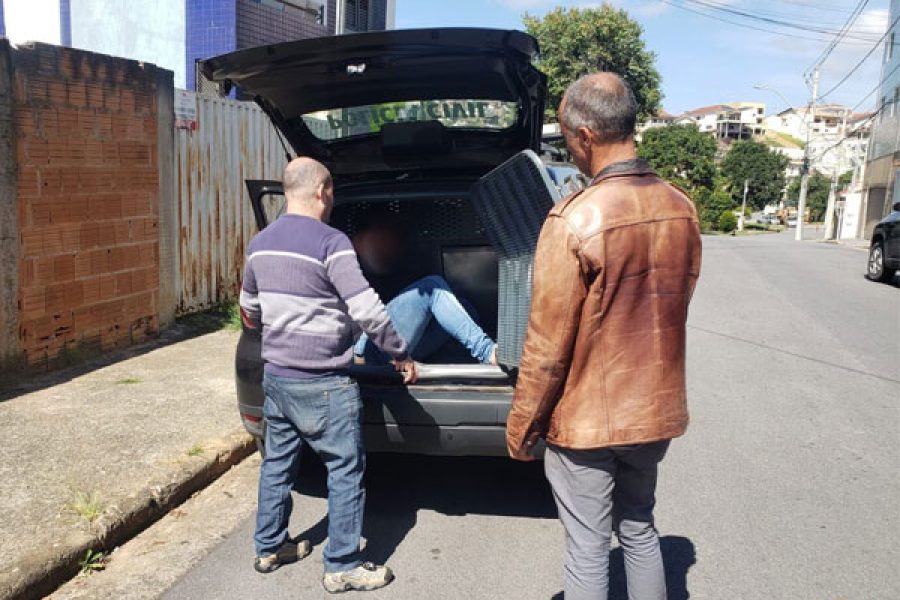 foto-policia-civil-de-minas-gerias-prende-integrante-de-quadrilha-especializada-em-golpes-contra-idosos-09-05-25