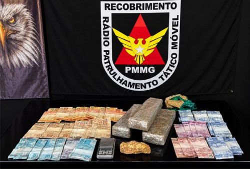 foto-policia-militar-apreende-barras-de-maconha-crack-e-mais-de-r-2-mil-no-bairro-maria-imaculada-09-10-26
