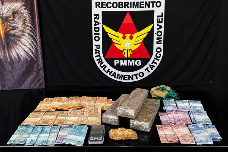 foto-policia-militar-apreende-barras-de-maconha-crack-e-mais-de-r-2-mil-no-bairro-maria-imaculada-09-10-26