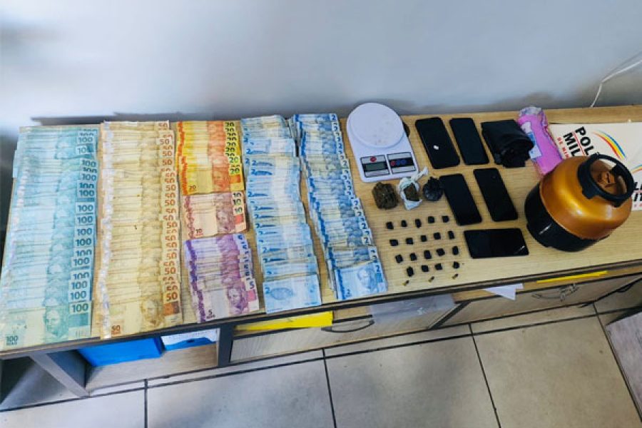 foto-policia-militar-apreende-drogas-municoes-e-dinheiro-durante-operacao-em-caldas-01-07-25