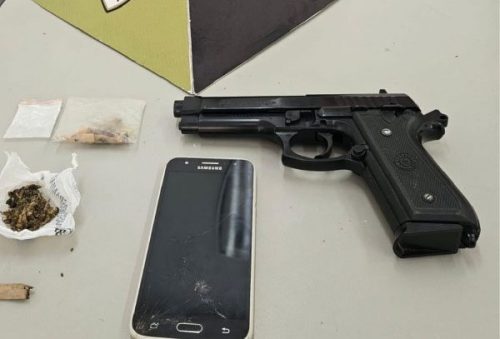 foto-policia-militar-prende-foragido-da-justica-durante-operacao-conjunta-em-botelhos-24-03-26