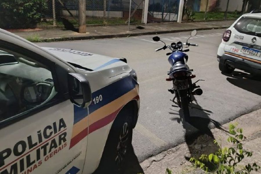 foto-policia-militar-prende-homem-por-receptacao-e-recupera-motocicleta-furtada-09-04-26