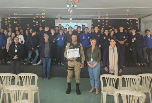 foto-policia-militar-promove-palestras-sobre-violencia-de-genero-para-alunos-do-9o-ano-26-05-25