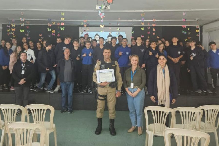 foto-policia-militar-promove-palestras-sobre-violencia-de-genero-para-alunos-do-9o-ano-26-05-25