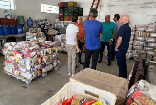 foto-pre-carnaval-arrecada-70-cestas-basicas-para-o-banco-de-alimentos-de-pocos-de-caldas-02-03-26