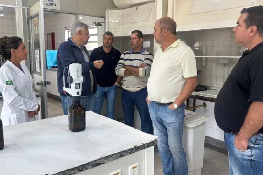 foto-prefeito-de-conceicao-aparecida-busca-parceria-do-dmae-para-processo-de-municipalizacao-de-servicos-de-saneamento-12-02-26