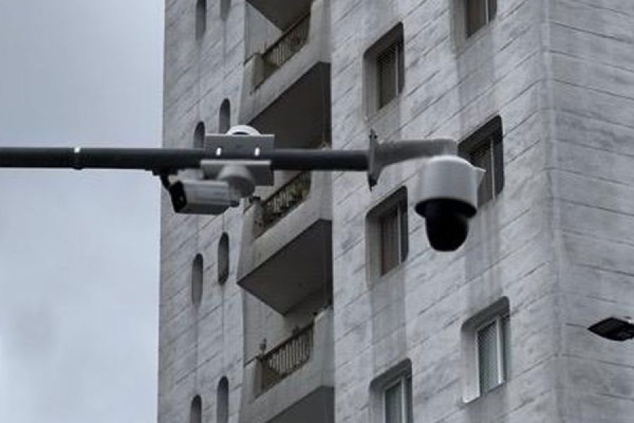 foto-prefeito-destaca-investimentos-em-seguranca-para-garantir-carnaval-tranquilo-em-pocos-13-02-26