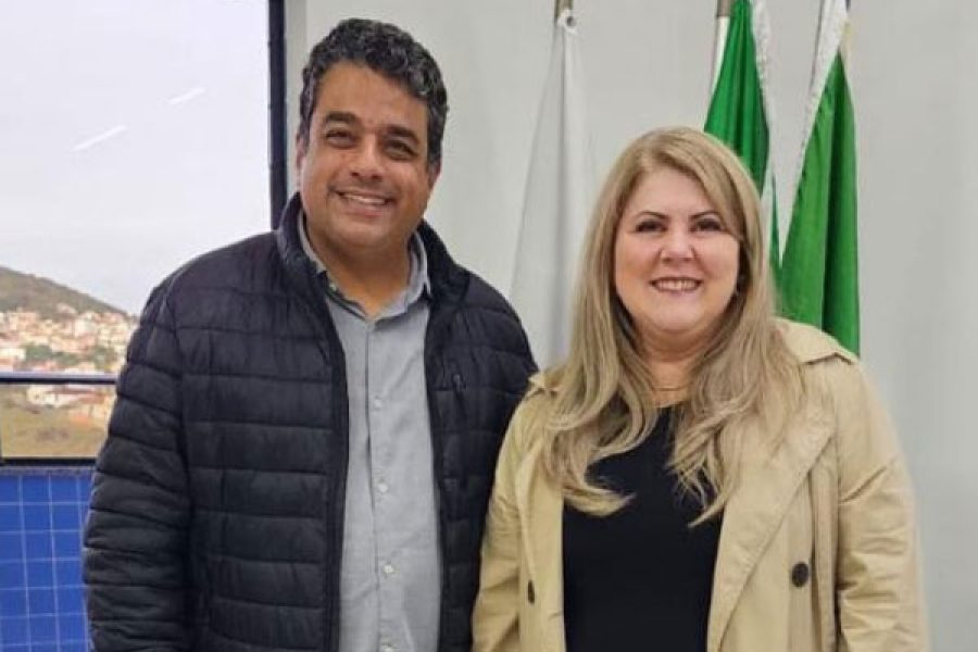 foto-prefeito-recebe-delegada-regional-do-creci-mg-e-discute-pautas-estrategicas-para-o-setor-imobiliario-em-pocos-10-06-25