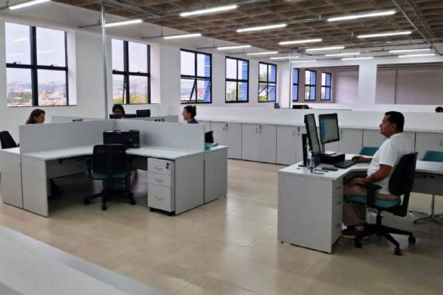 foto-prefeitura-de-pocos-nomeia-novos-aprovados-no-concurso-publico-14-05-25