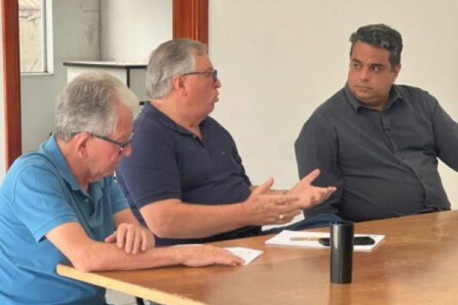 foto-prefeitura-e-setor-hoteleiro-se-reunem-para-tracar-estrategias-para-o-turismo-27-04-26