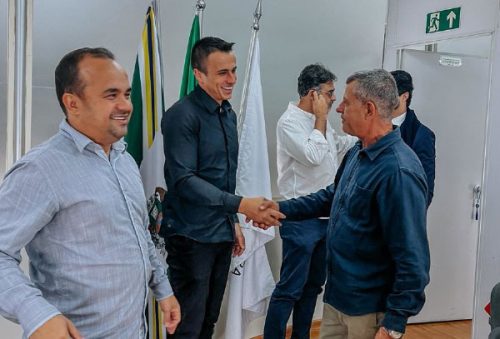foto-presidente-douglas-dofu-recebe-vereadores-de-pouso-alegre-e-sao-lourenco-para-fortalecer-o-dialogo-entre-legislativos-13-02-26