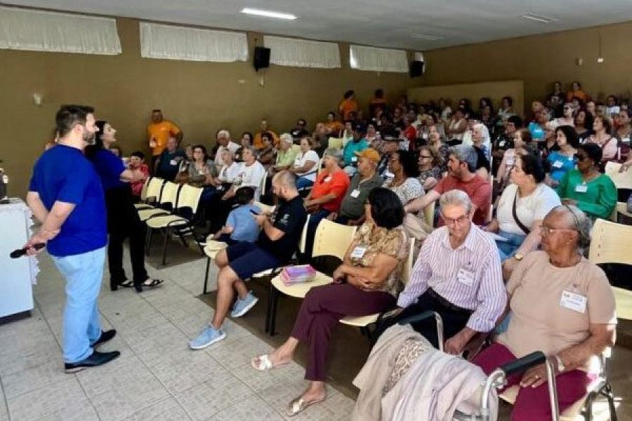 foto-procon-leva-orientacao-sobre-consumo-consciente-a-idosos-durante-encontro-da-pastoral-da-3a-idade-01-04-26