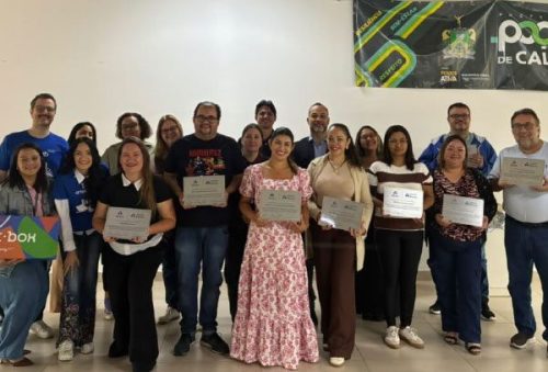 foto-programa-artelab-encerra-formacao-com-foco-em-cultura-maker-eletronica-e-robotica-nas-escolas-municipais-21-10-26