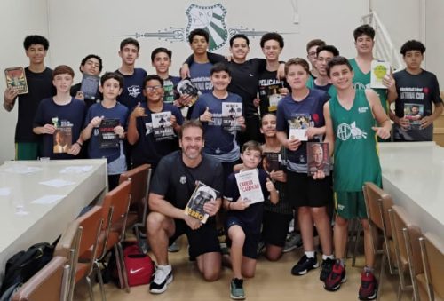 foto-projeto-entre-paginas-e-cestas-reforca-a-importancia-da-leitura-fora-de-quadra-04-03-26