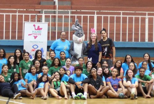 foto-projeto-gol-de-mao-handebol-rosa-realiza-evento-de-pascoa-e-fortalece-acoes-sociais-10-04-26