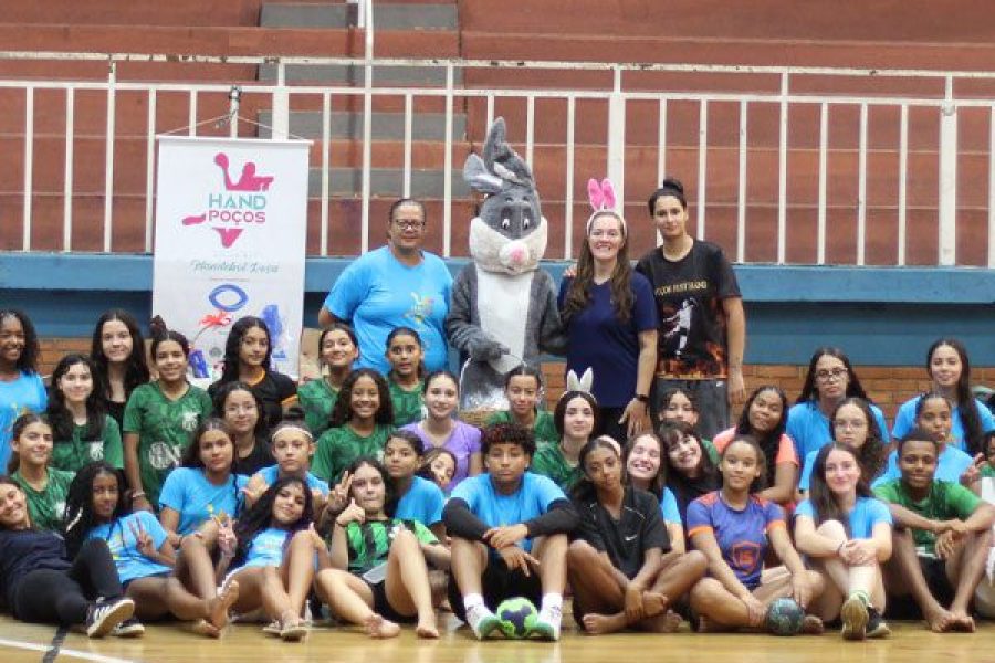 foto-projeto-gol-de-mao-handebol-rosa-realiza-evento-de-pascoa-e-fortalece-acoes-sociais-10-04-26