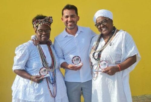 foto-representantes-de-pocos-de-caldas-sao-homenageados-com-a-comenda-afro-mineira-de-honra-ao-merito-30-05-25