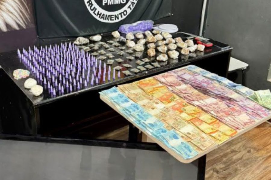 foto-tatico-movel-prende-suspeito-de-trafico-e-apreende-mais-de-2-quilos-de-crack-na-zona-sul-de-pocos-de-caldas-08-10-26