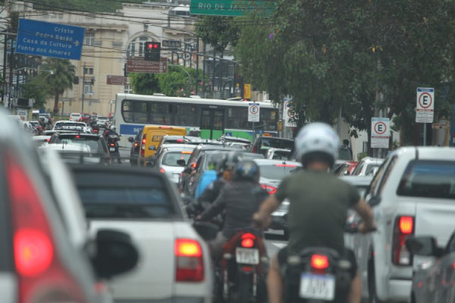 foto-transito-colunao-17-12-2025