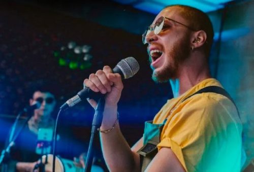 foto-uma-tarde-fora-do-padrao-apresenta-musica-pop-e-diversidade-neste-domingo-07-05-26