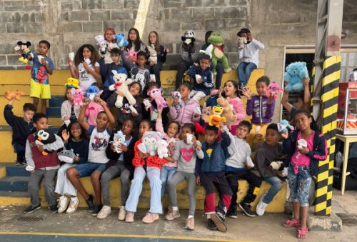 foto-unimed-pocos-arrecada-ursos-de-pelucia-e-doa-a-instituicoes-assistenciais-da-cidade-15-10-25