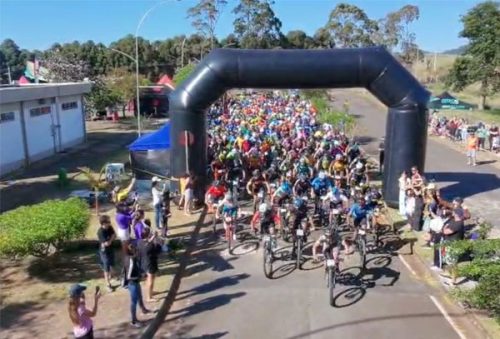 fotomaratona-rota-do-vulcao-reune-mais-de-300-atletas-no-campus-da-unifal-e-agita-o-ciclismo-regional-10-10-25