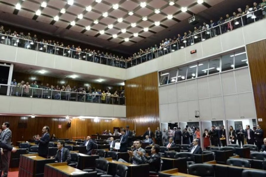 Deputados buscam novos partidos